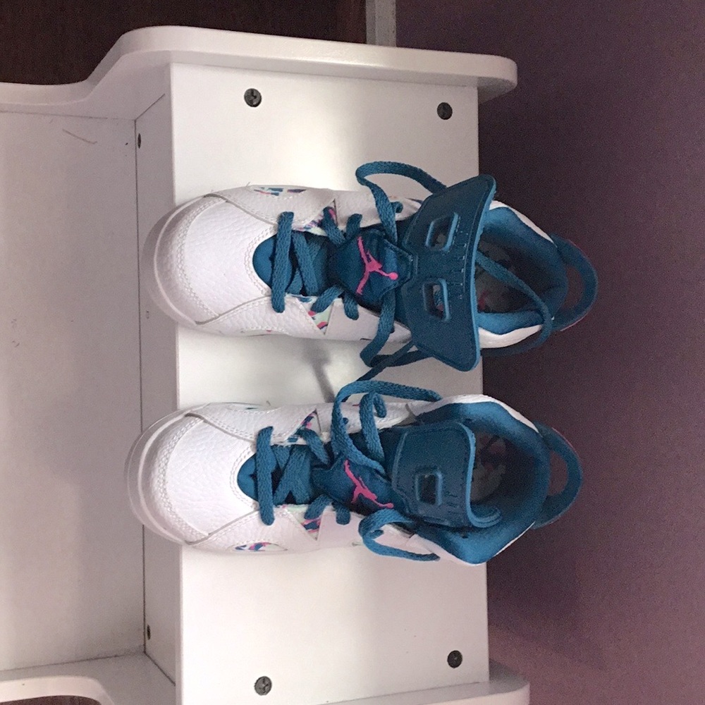 Jordan White Sneaker For Girls